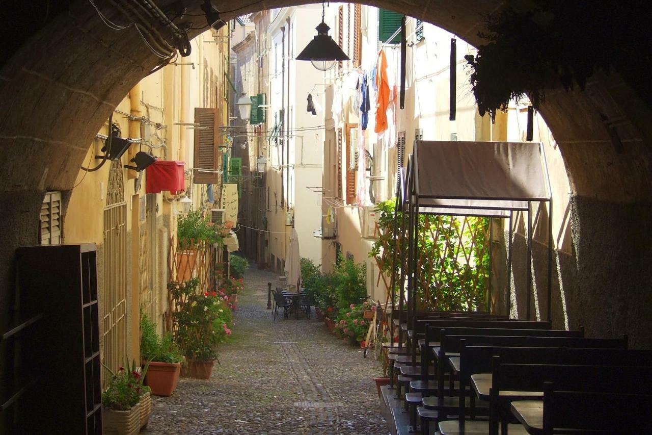 Alghero Old Town Apartment Steps To Sea And Scenic Ramparts エクステリア 写真