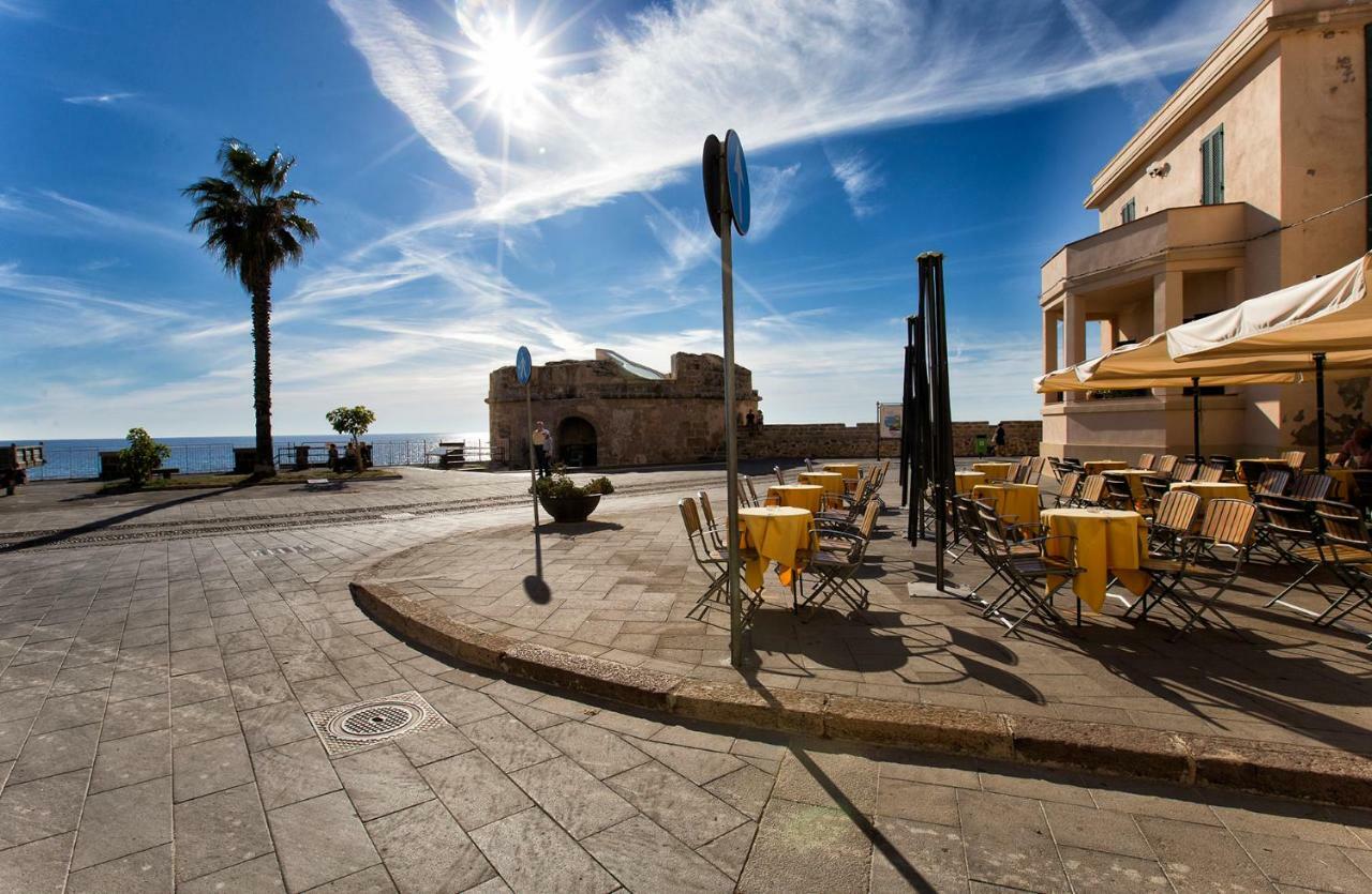 Alghero Old Town Apartment Steps To Sea And Scenic Ramparts エクステリア 写真
